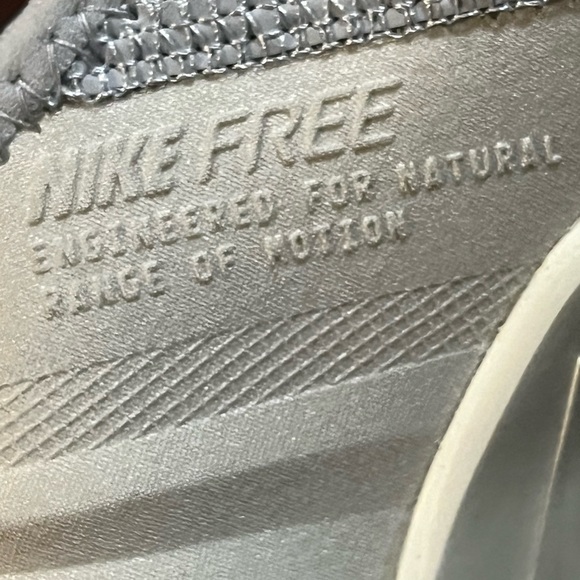 Nike Frees - Picture 3 of 3